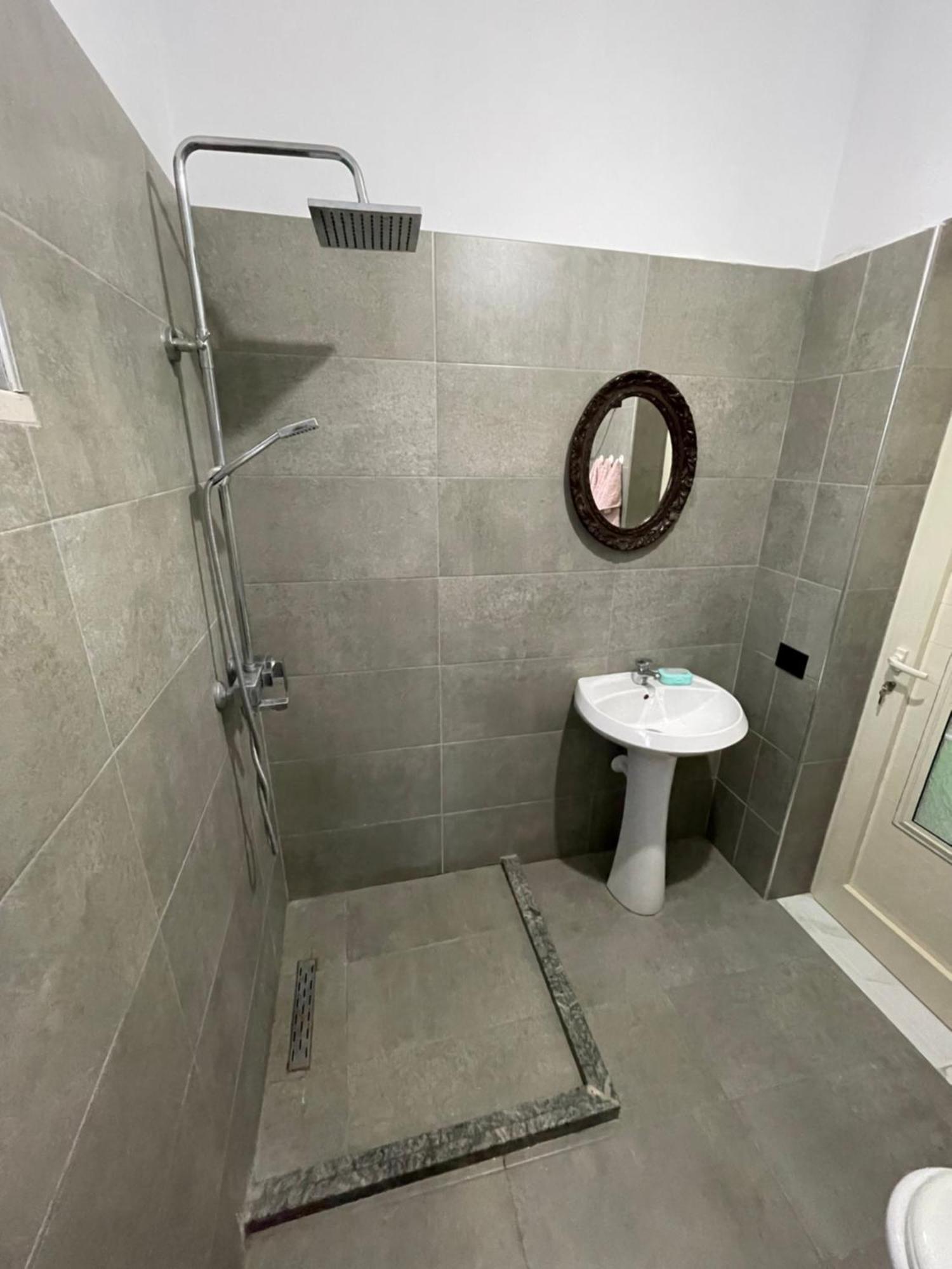 Vila Briart Apartment Durres Bagian luar foto
