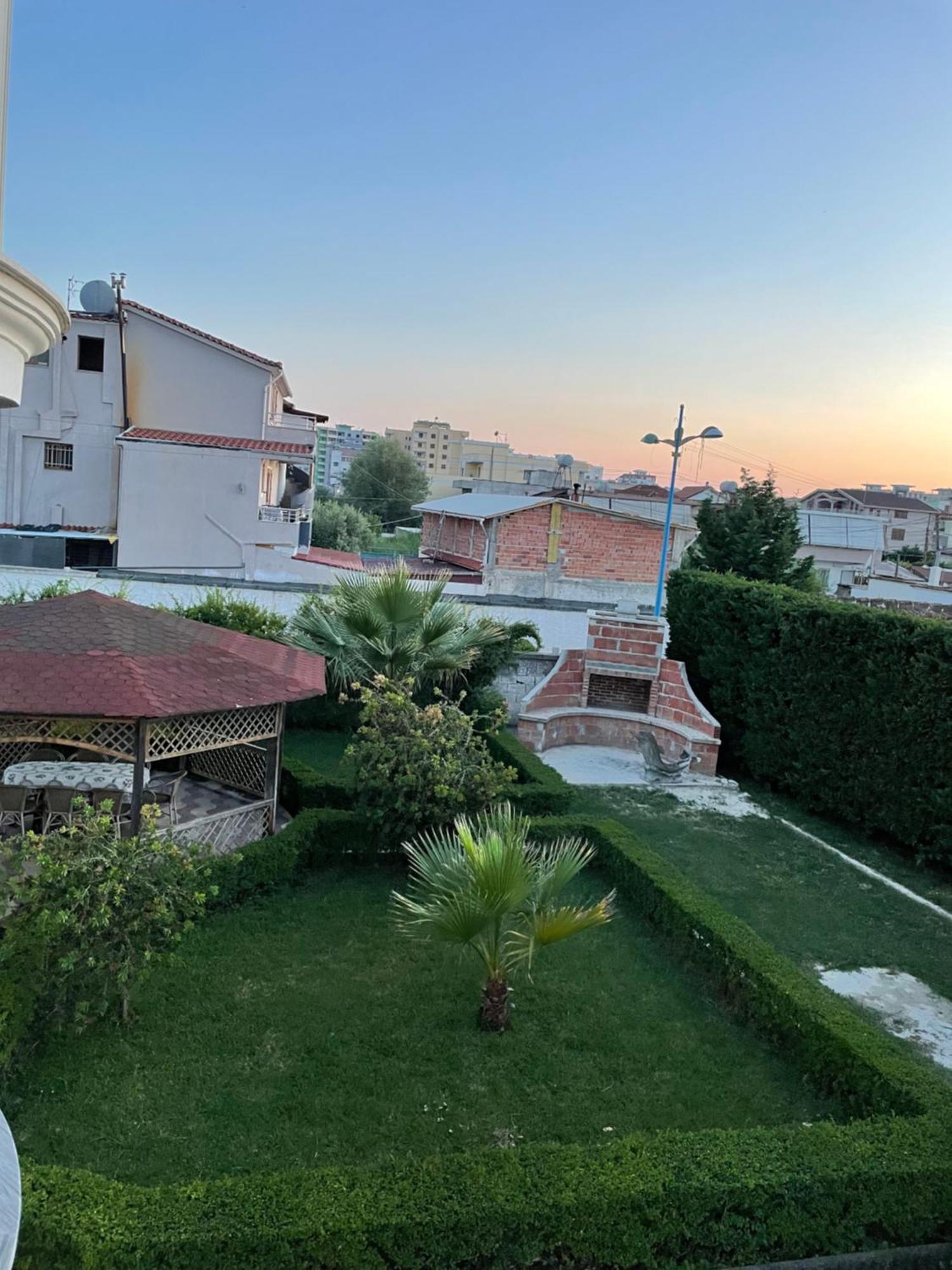 Vila Briart Apartment Durres Bagian luar foto